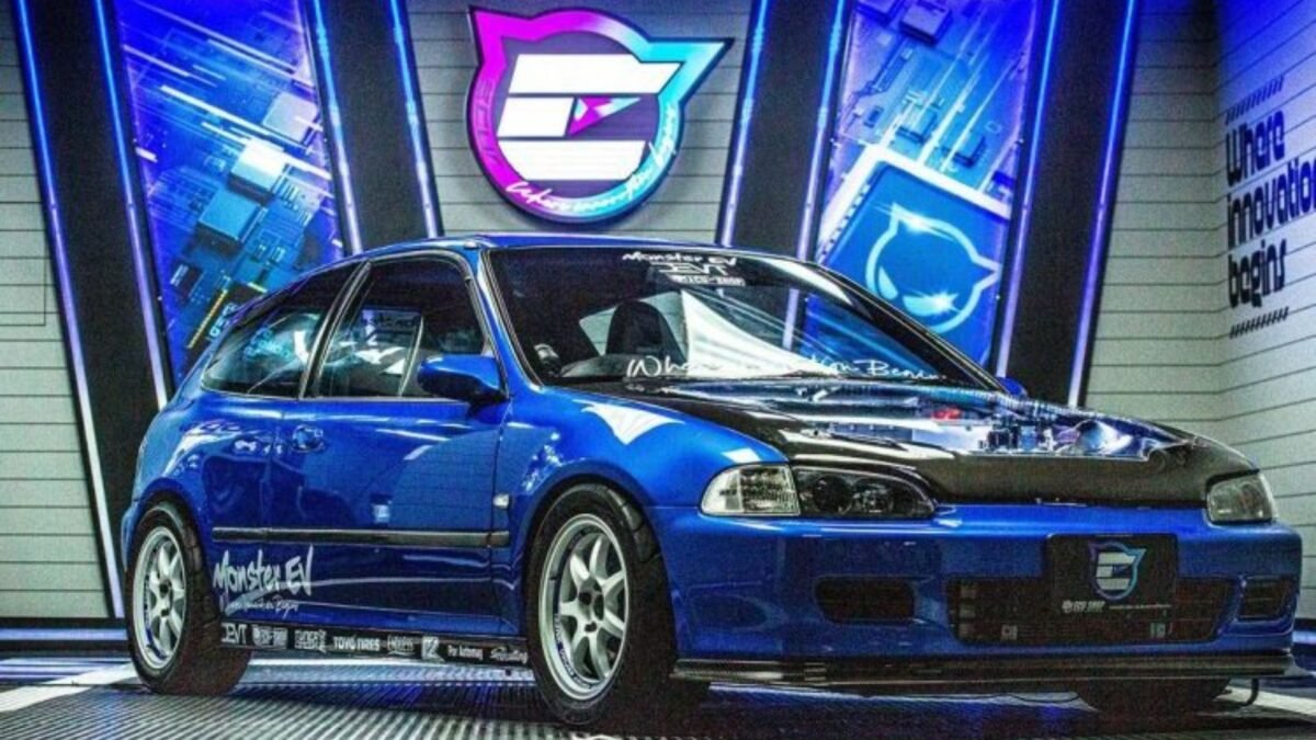 Honda Pamerkan Mobil Lintas Generasi Civic EG Hingga Brio 2.400 cc