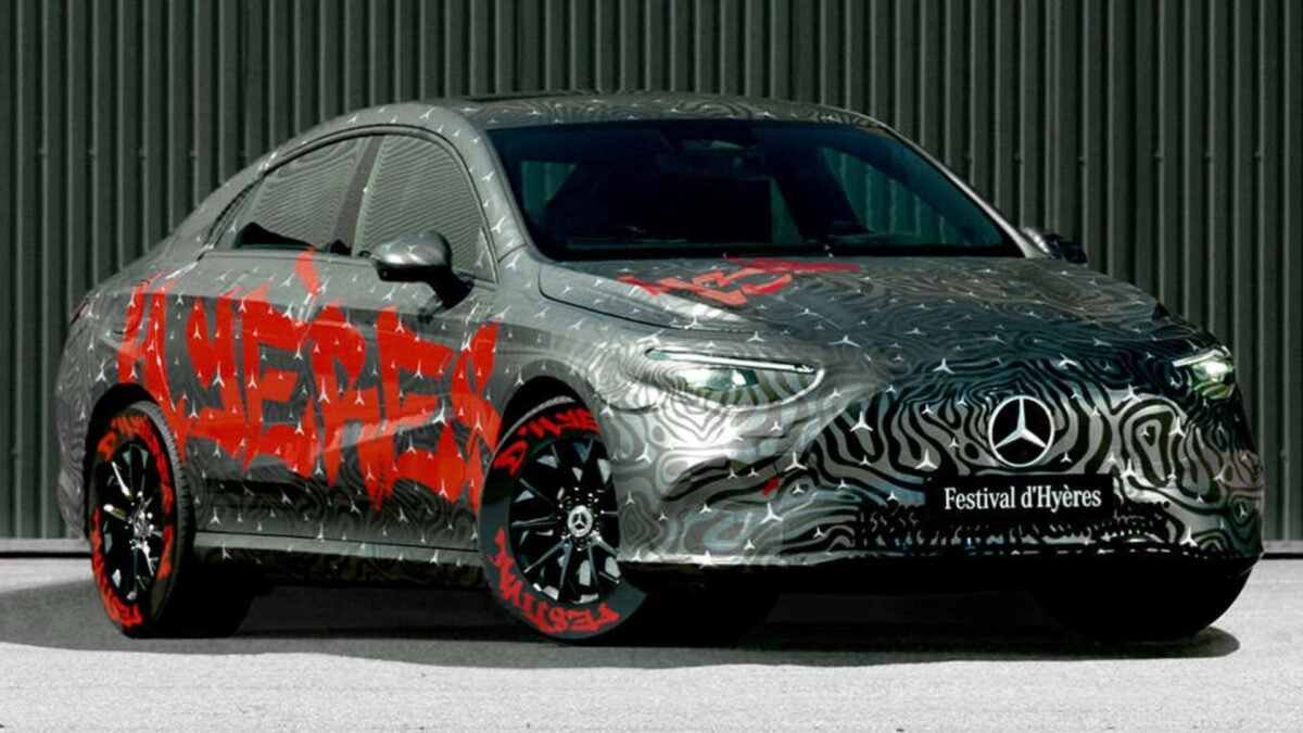 Prototipe Mercedes-Benz CLA Terbaru Muncul Di Festival Mode Prancis