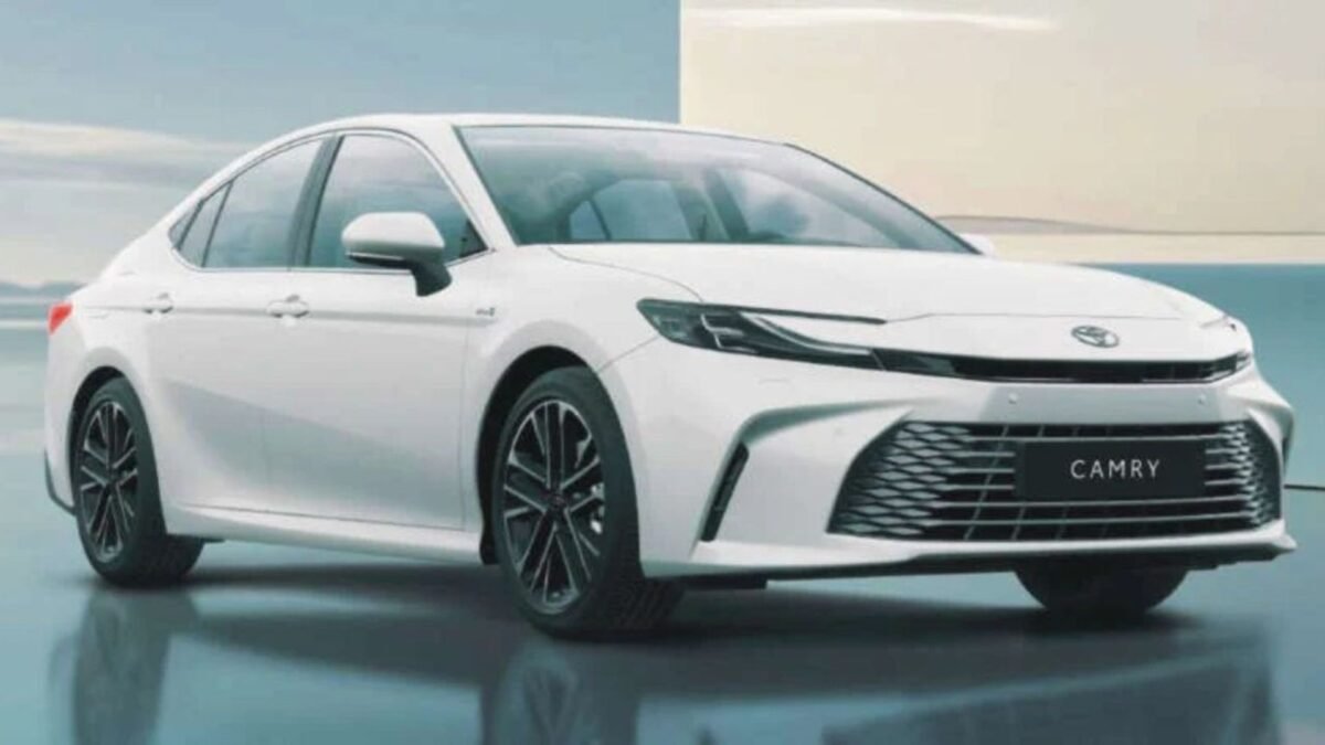 Generasi Terbaru Toyota Camry Bersiap Meluncur Awal Tahun 2025