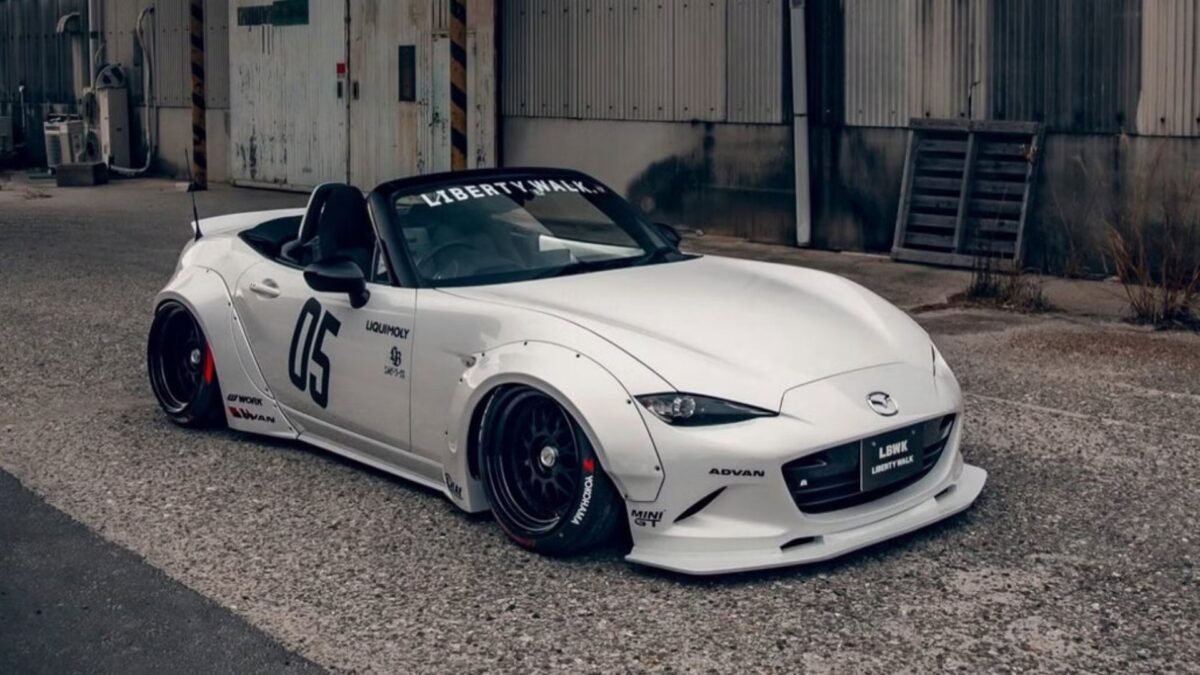 Mazda MX-5 Dimodifikasi Oleh Liberty Walk: Sentuhan Kustom yang Memukau