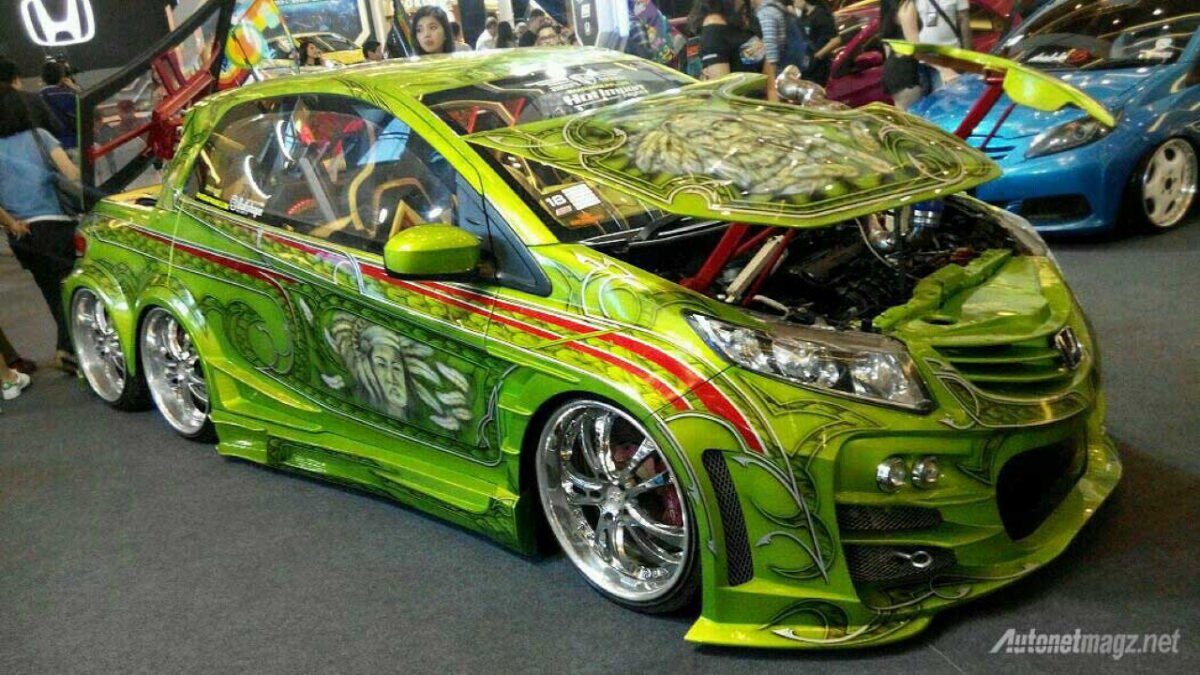 Honda Brio Beroda Enam Juara Di Kontes Modifikasi Mobil Indonesia 2016